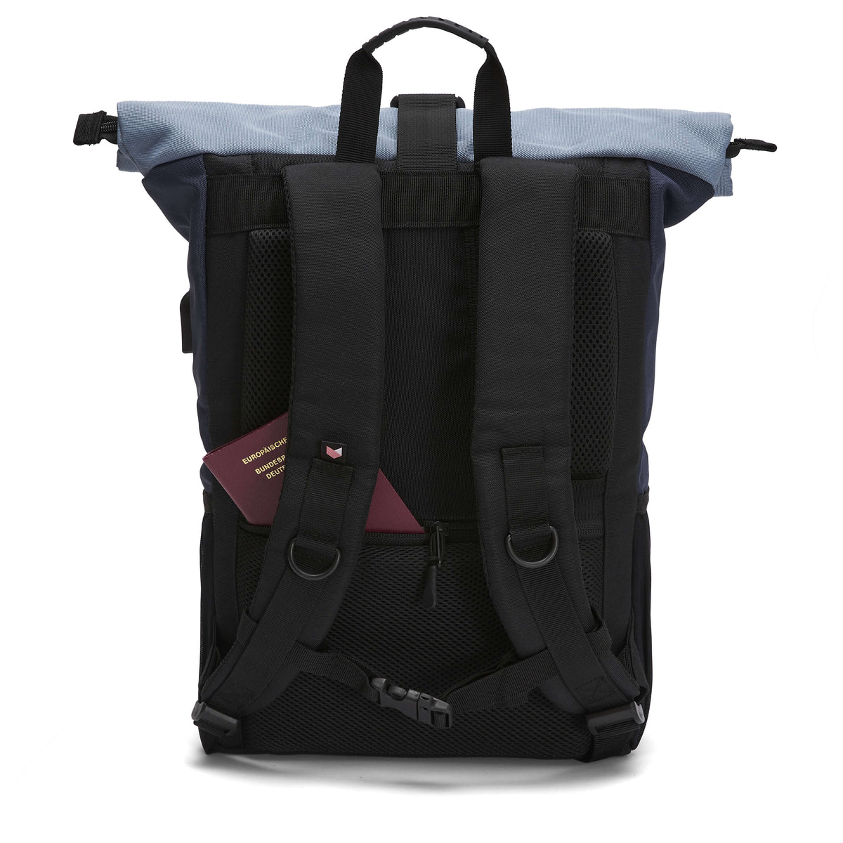 Ela Mo™ Rolltop Rucksack | Nightblue. Die Rückseite des Rucksacks mit Schulterriemen und kleinem Außenfach.