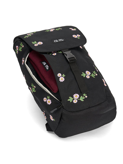 Ela Mo™ Everywhere Daypack | Embroidery Edition Upsy Daisy. Schwarz geblümter Rucksack mit seitlichem Zugang zum Hauptfach.