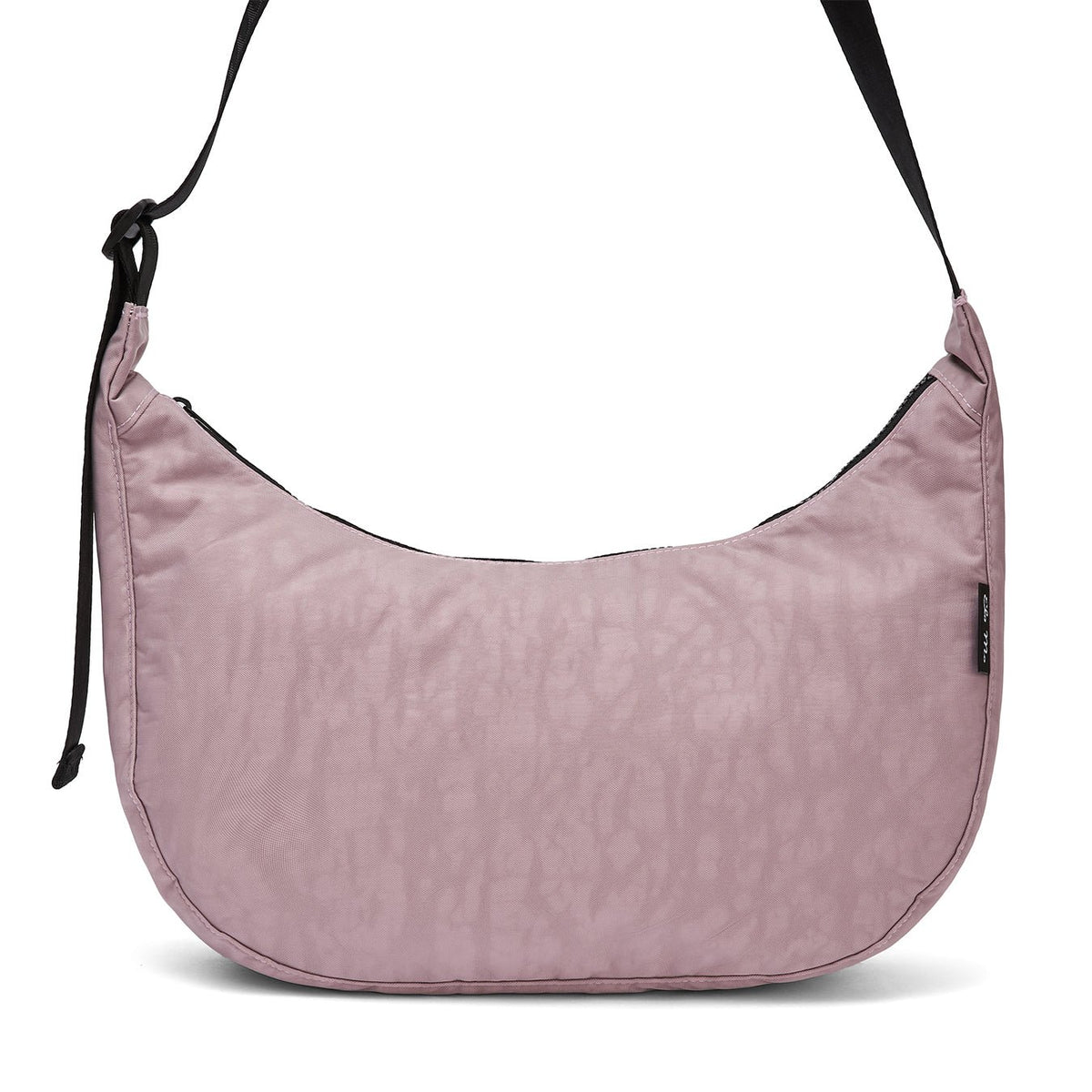 Ela Mo™ Moon Bag | Lavender. Vorderansicht der Umhängetasche mit verstellbarem Schulterriemen.
