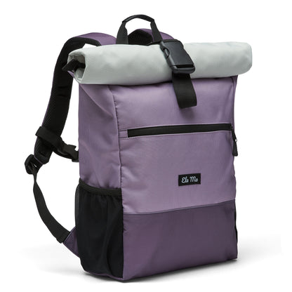 Ela Mo™ Rolltop Rucksack | Lavender. Rucksack mit seitlichem Flaschenfach und Herstellerlogo.