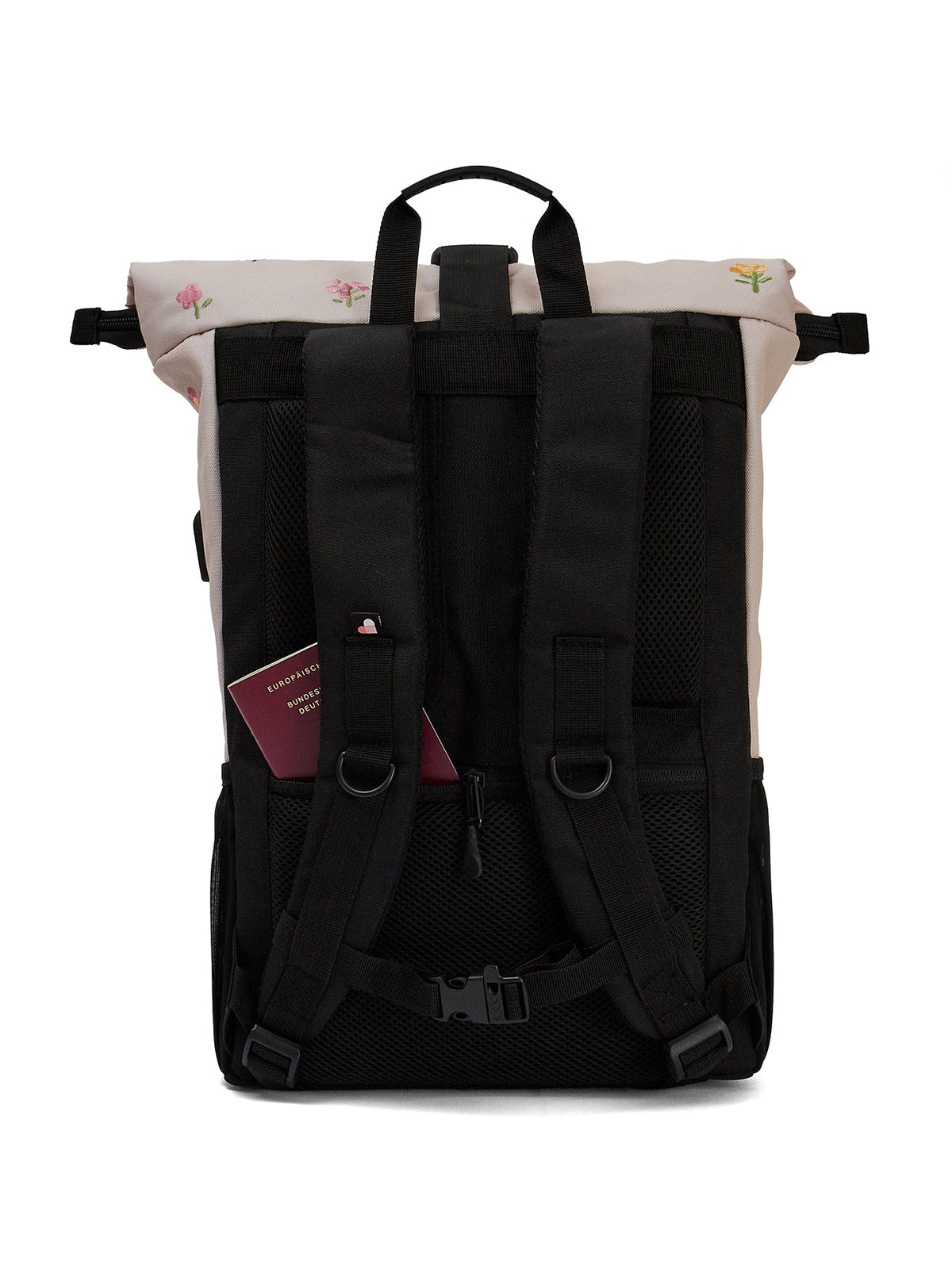 Ela Mo™ Rolltop Rucksack | Embroidery Edition Losy.Die Rückseite des Rucksacks mit einem Außenfach und Schulterriemen.