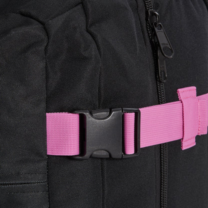 Ela Mo™ Reisetasche mit Rollen 42 Liter | Beauty in Darkness. Klickverschluss an der Seite für zusätzliche Sicherheit.