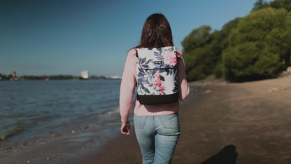 Ela Mo™ Daypack Rucksack Video am Strand