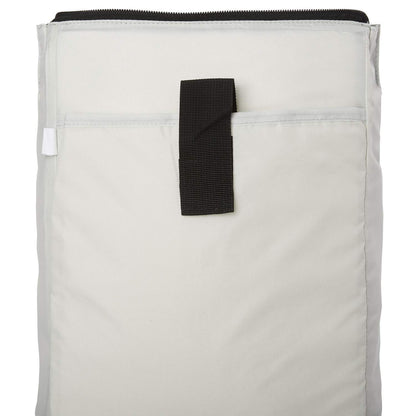 Ela Mo™ Daypack Rucksack | Berry. Innenbereich des Rucksacks mit separatem Laptopfach.