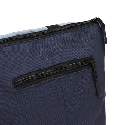 Ela Mo™ Daypack Rucksack | Nightblue. Oberteil des Rucksacks mit zwei Hauptfächern und Reißverschluss.